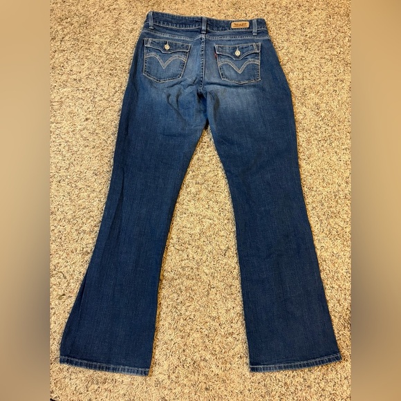 Levi's 529 Women’s Curvy Bootcut Medium Wash Low-Rise Denim Jeans Size 10M 30x32 - Picture 2 of 4